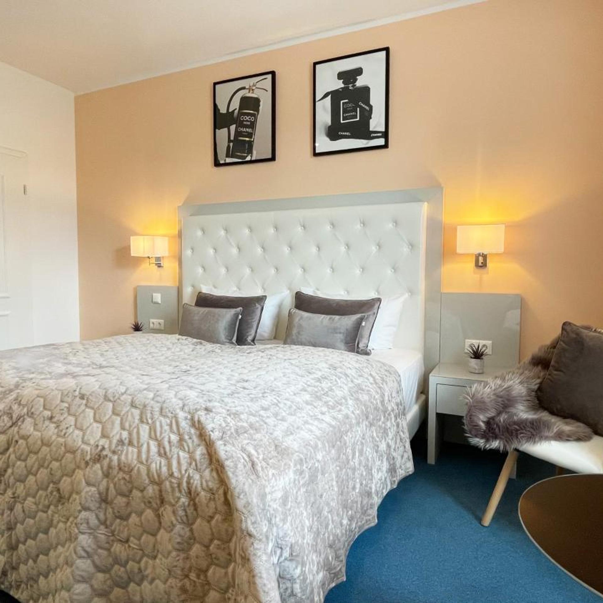 غرفة كبيرة بسرير مزدوج بإطلالة على النهر، Rhein Hotel St.Martin 3/10
