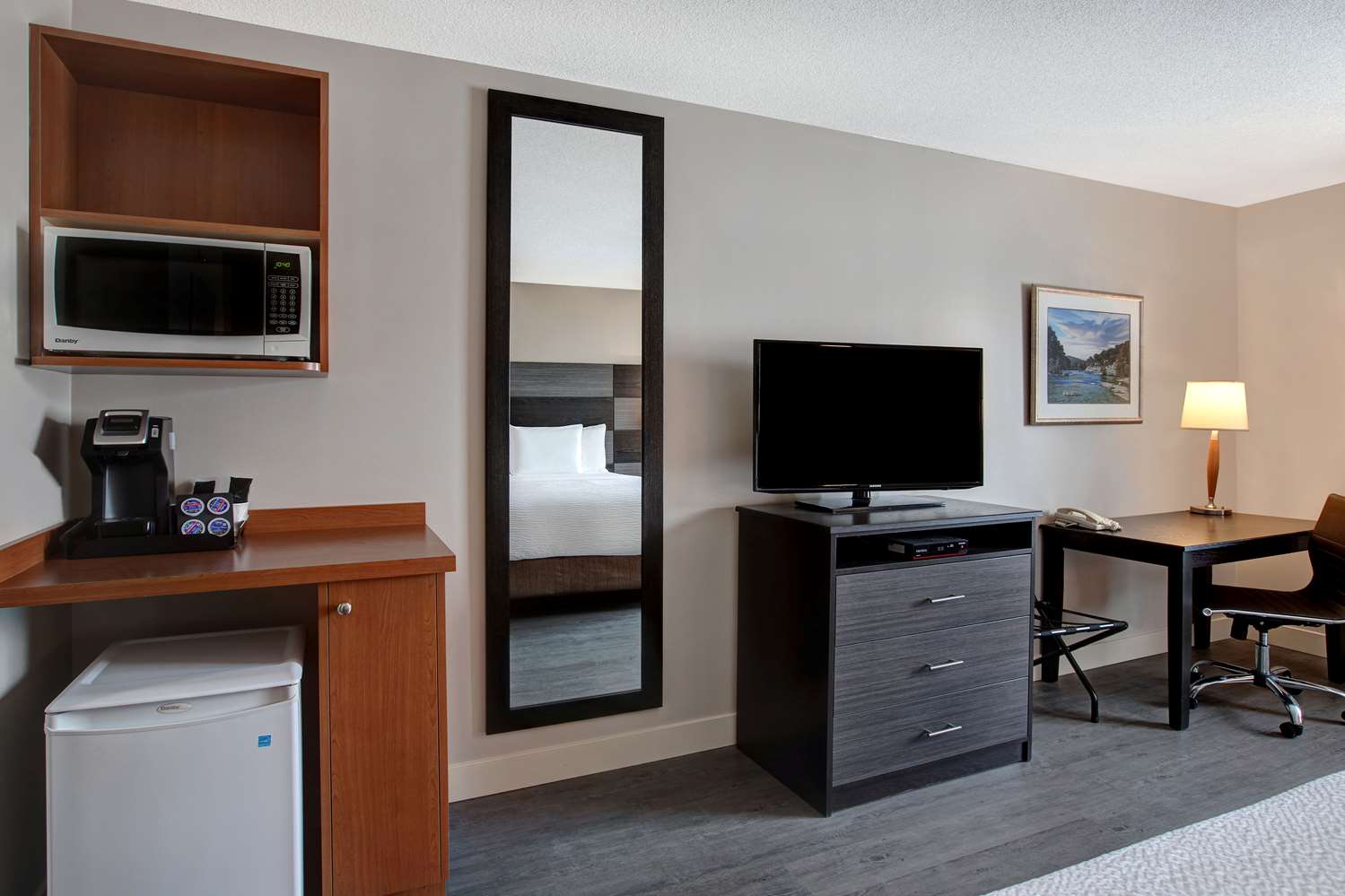 Days Inn & Suites By Wyndham Collingwood 30/38
