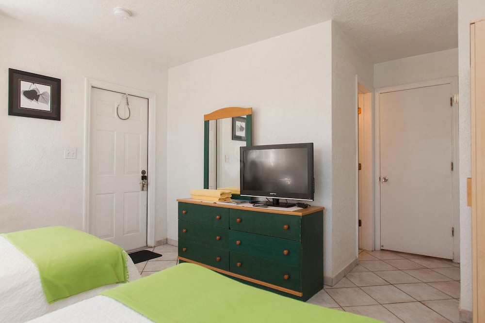 Villa Europa Hotel 6/50
