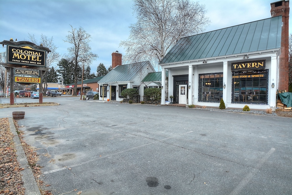 Colonial Motel And Spa 53/60
