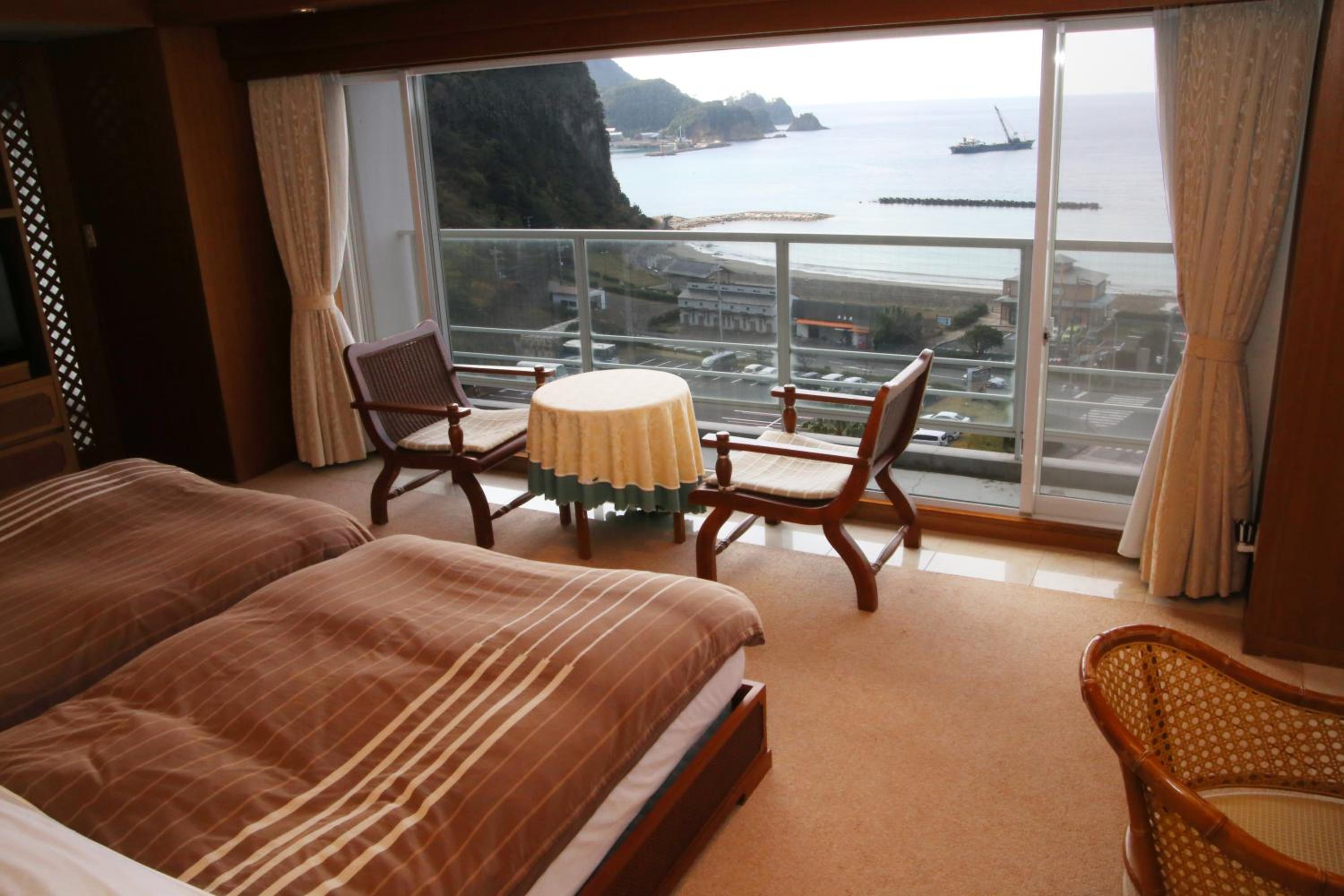 Crystal View Hotel 18/51
