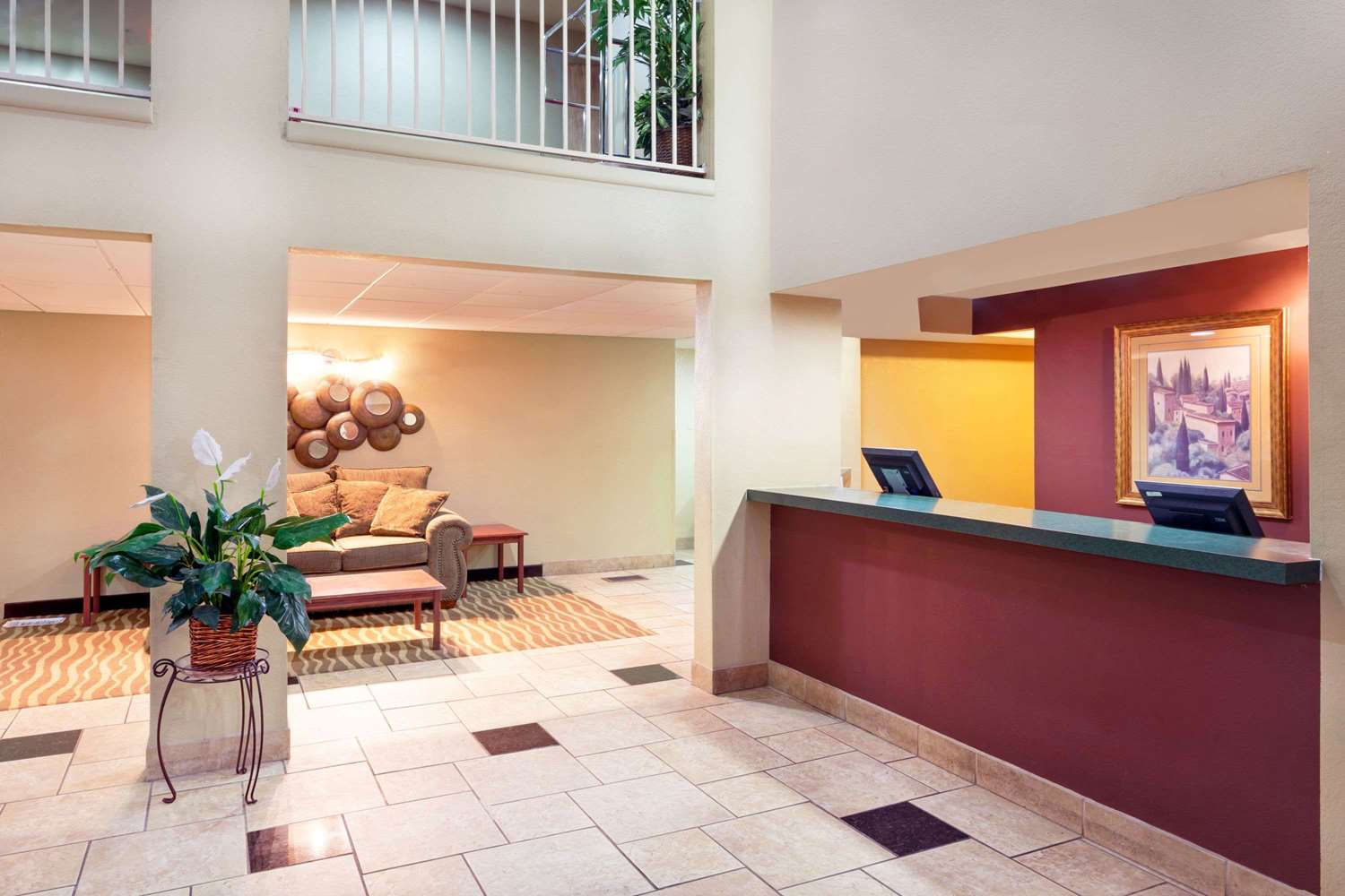 Rodeway Inn & Suites Chandler - Phoenix South I-10 3/10
