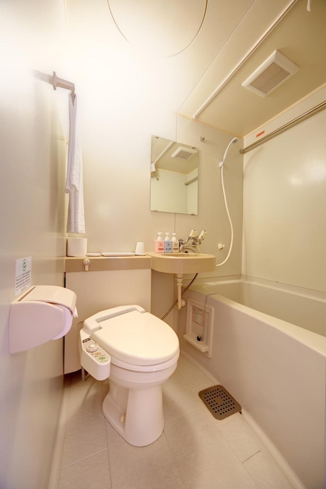 ROCO INN MATSUYAMA 7/36