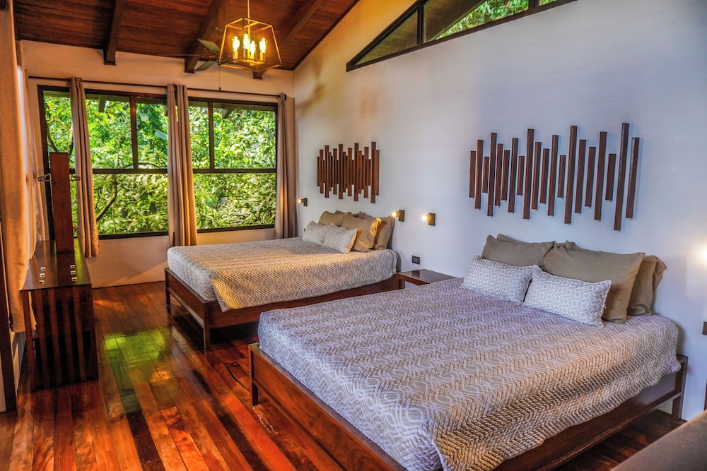 Tree House, Family, 1 Single and 2 Queen Beds, Mountain View