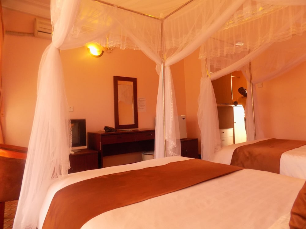 Entebbe Travelle'rs Inn 23/50