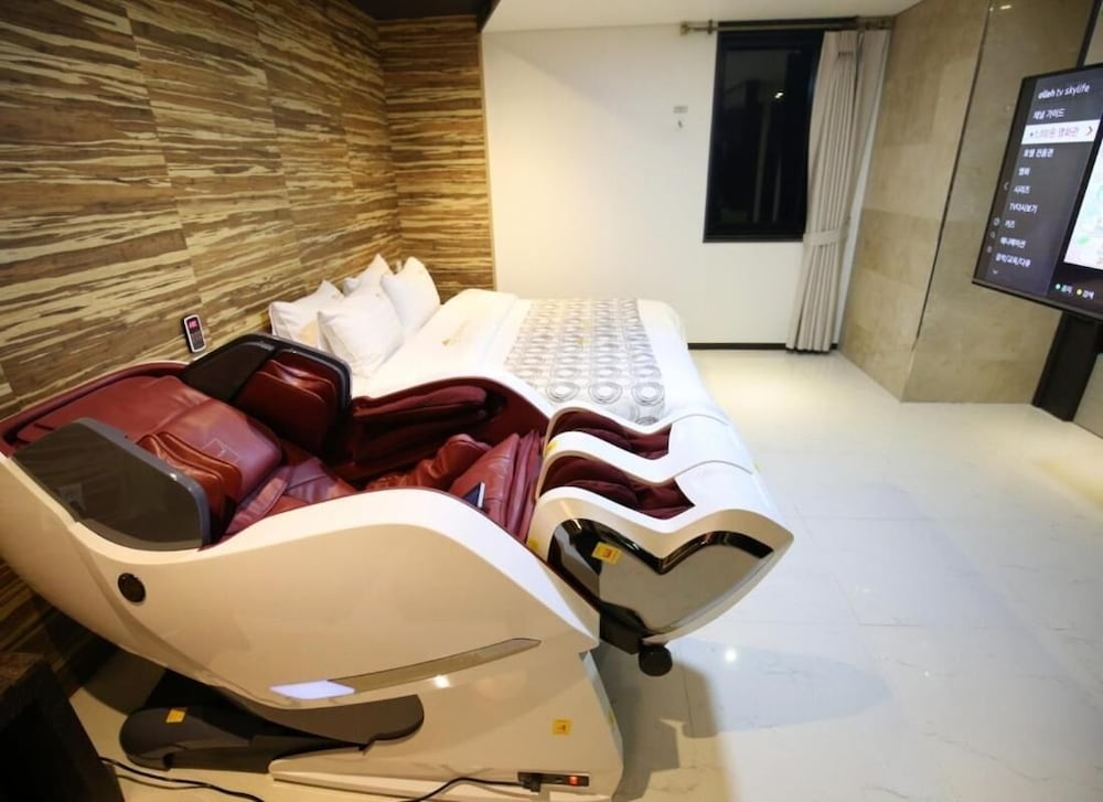 Elga Hotel 37/67