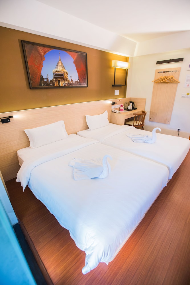 CHIANG ROI 7 DAYS INN 26/51