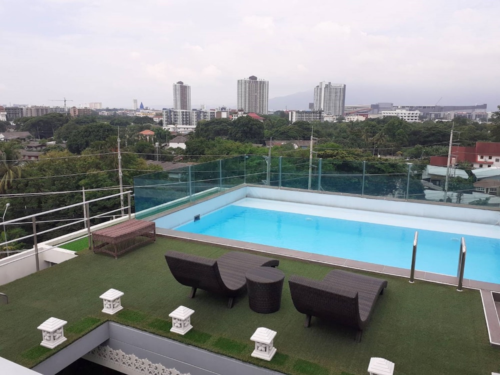 The Greenery central suite & hotel 41/50
