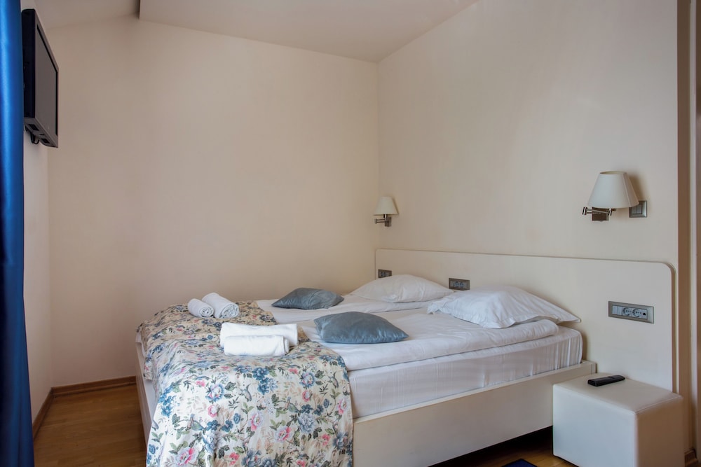 Hotel Pleter 45/77