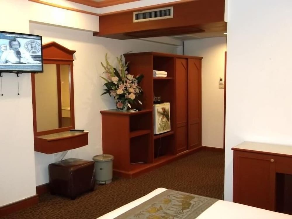 MERLIN GRAND HOTEL HAT YAI 10/29
