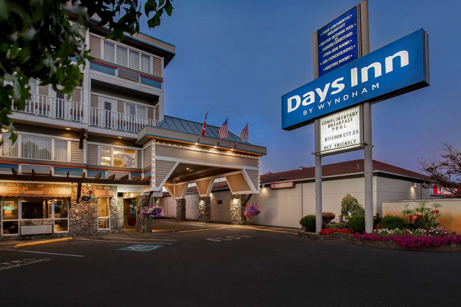 Days Inn by Wyndham Victoria Airport Sidney 1/34