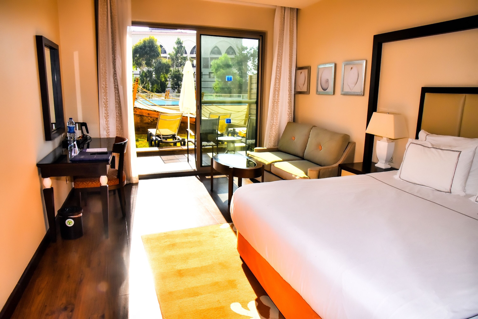 Swim Up, Suite, Double Bed, Sofa, Pool Access