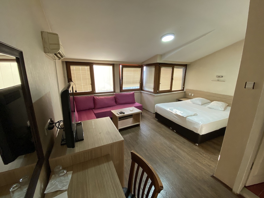 Hotel Cenedag 9/33