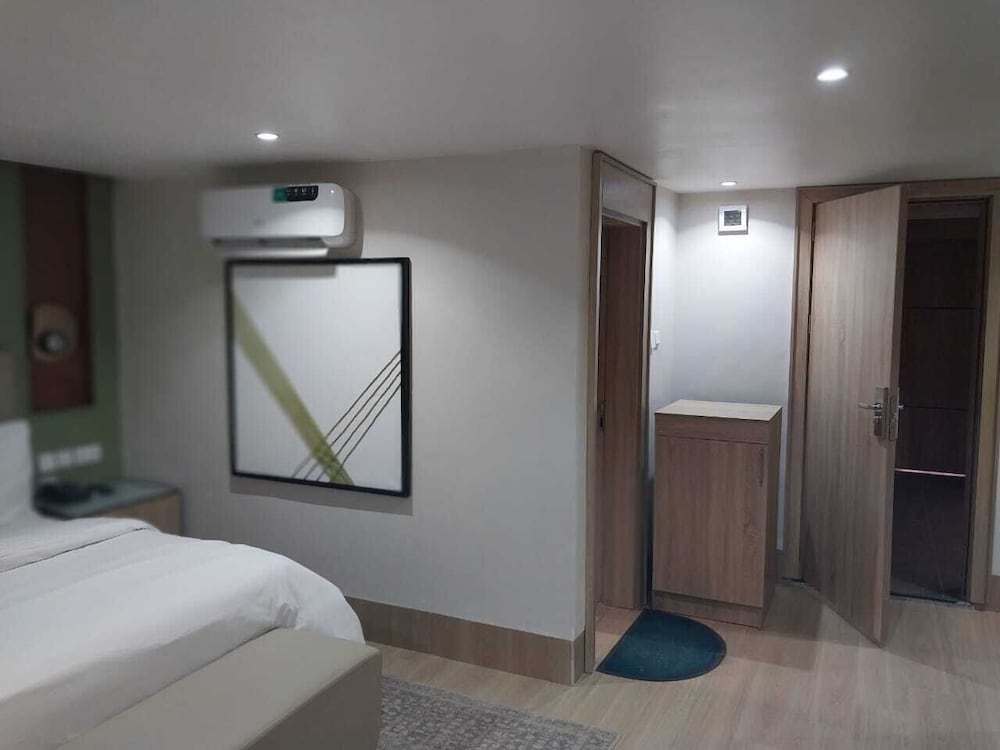 Centurion Apartments Limited 16/32