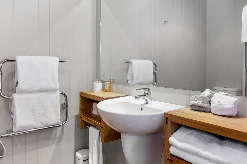 Koura Lodge 20/63