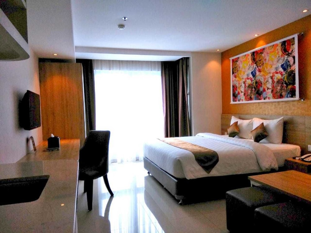 Wing Hotel Kualanamu 9/24