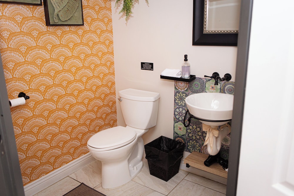 5th East Hall Bed Breakfast 42/46