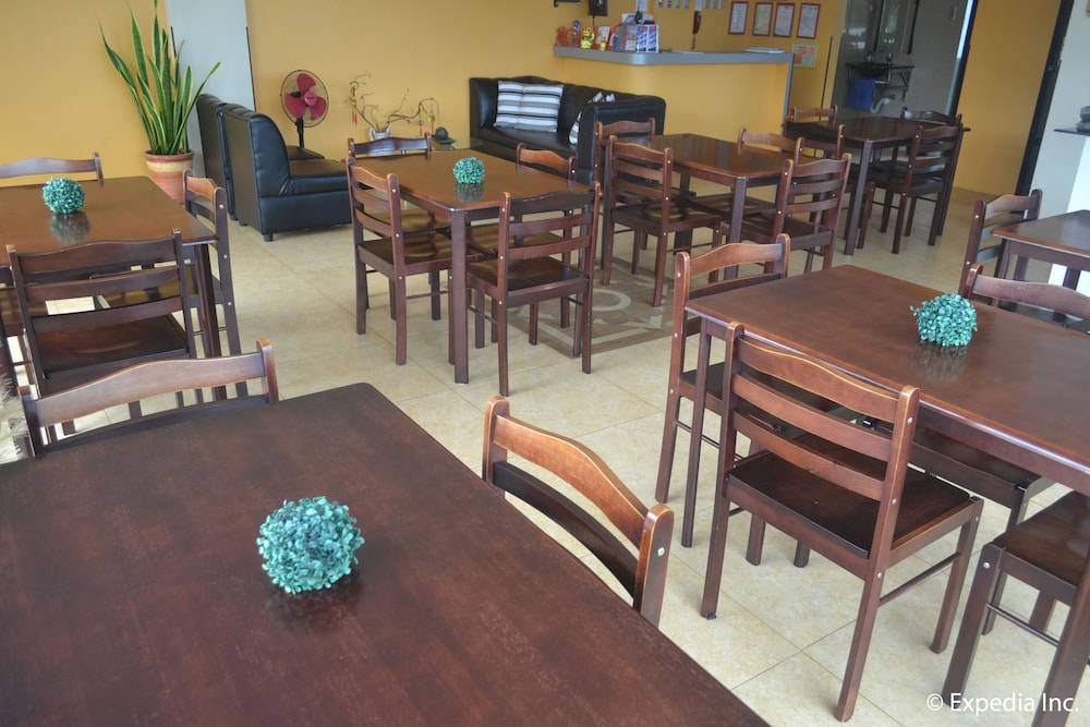 Aroha Hotel 32/39