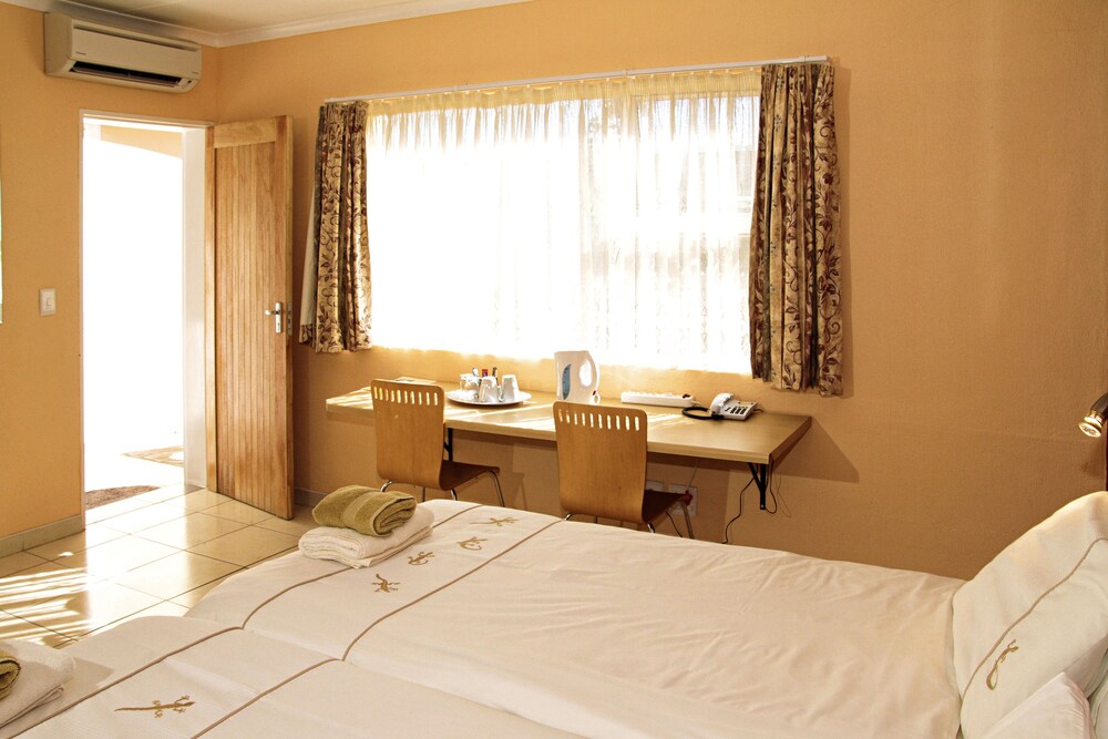 Hotel Uhland 20/75