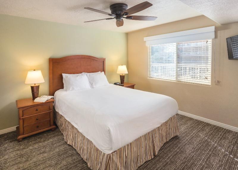 2 Bedrooms, Suite, Apartment