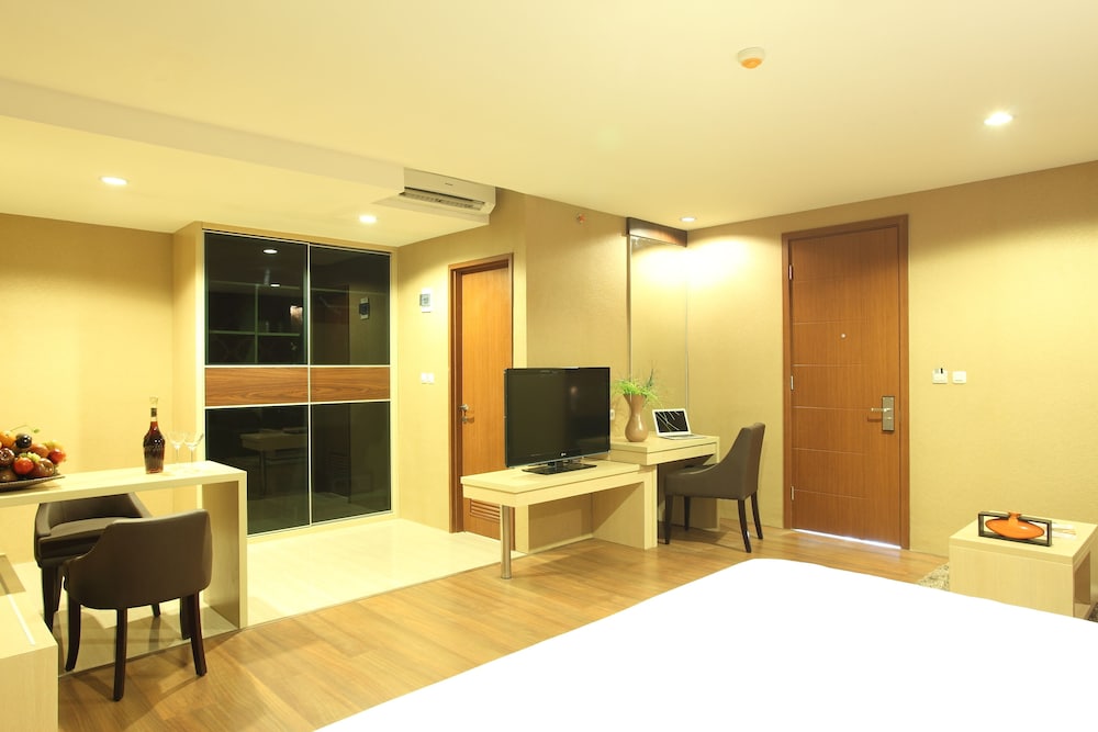 Avissa Suites 50/72