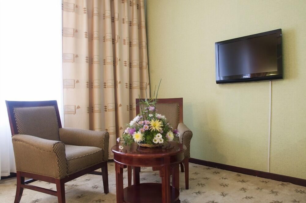 Golden Valley Hotel 20/30