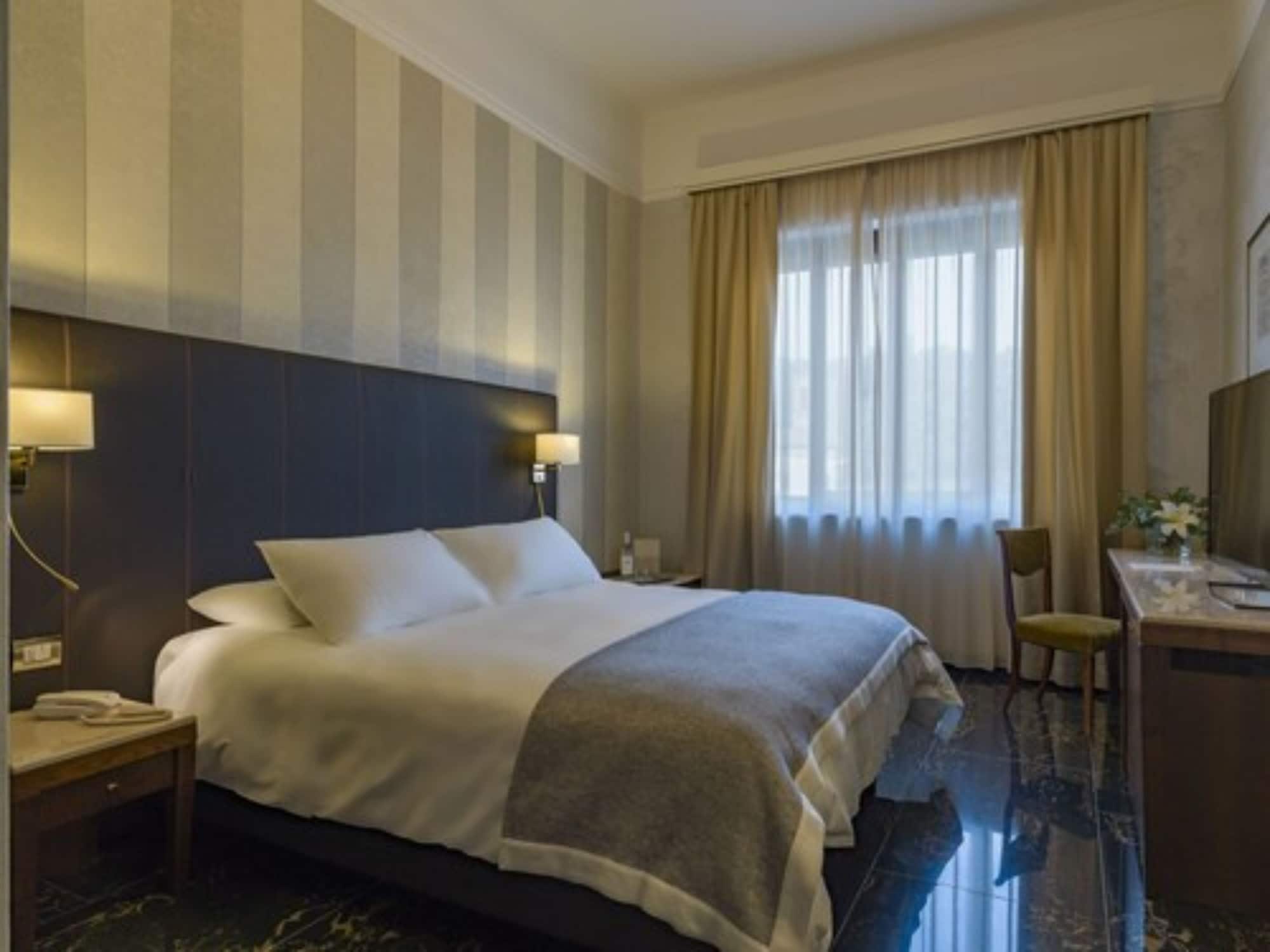 Superior, Double Bed, Pool Access