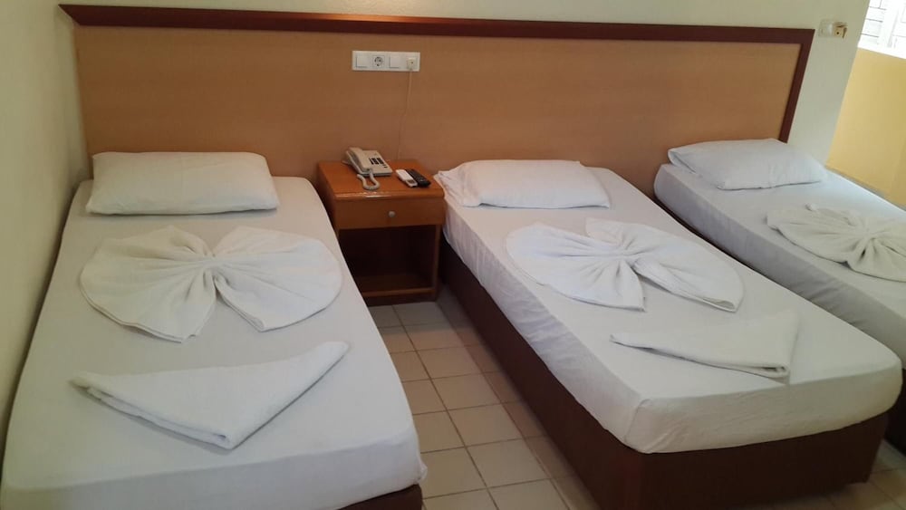 Caner Hotel 14/38