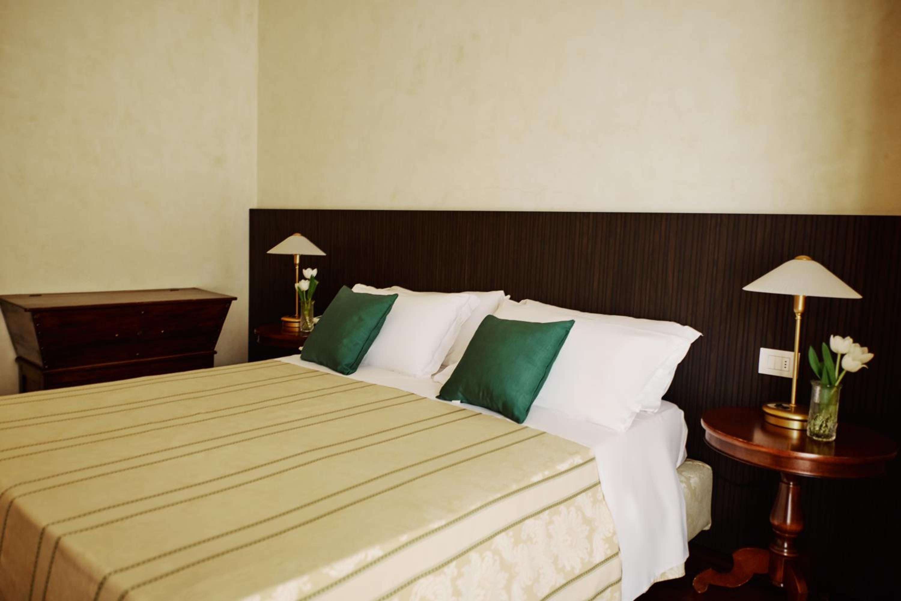 Room, Double Bed, Lateral Side Sea View