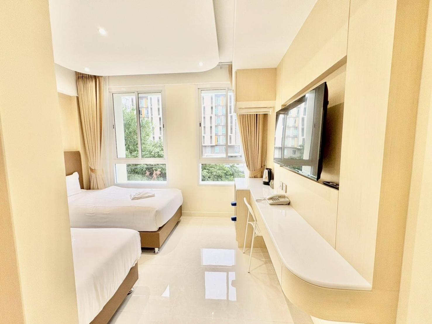 ABC QQ Hotel 37/38