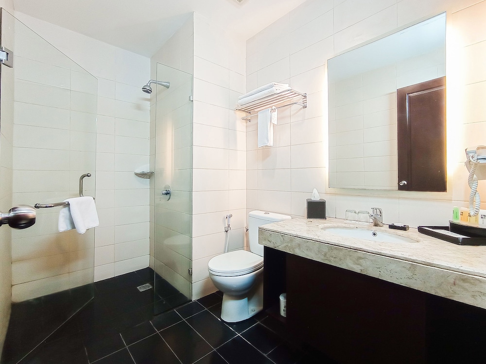 Swiss-Belhotel Ambon 5/69