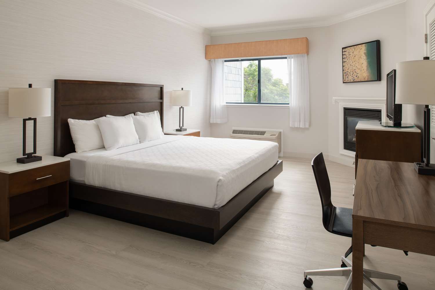 Suite, King Bed, Sofa, Balcony