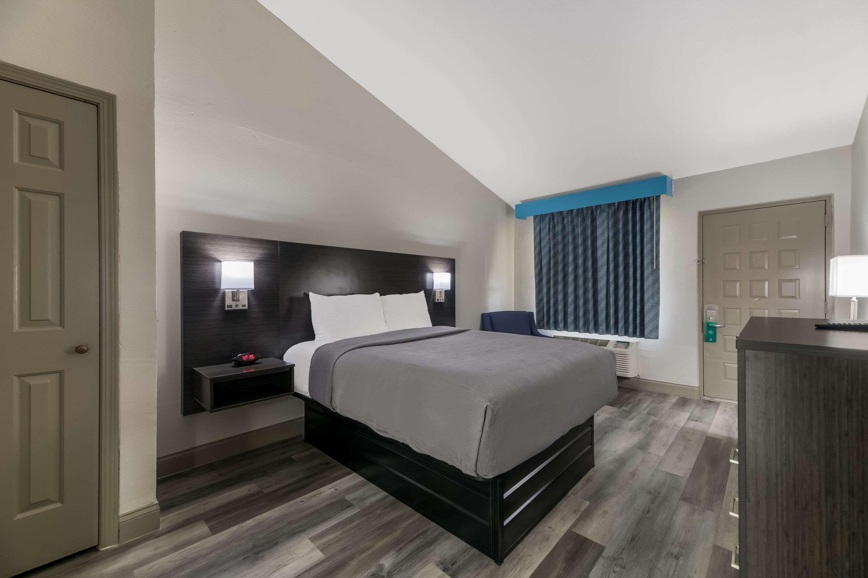 Room, Queen Bed