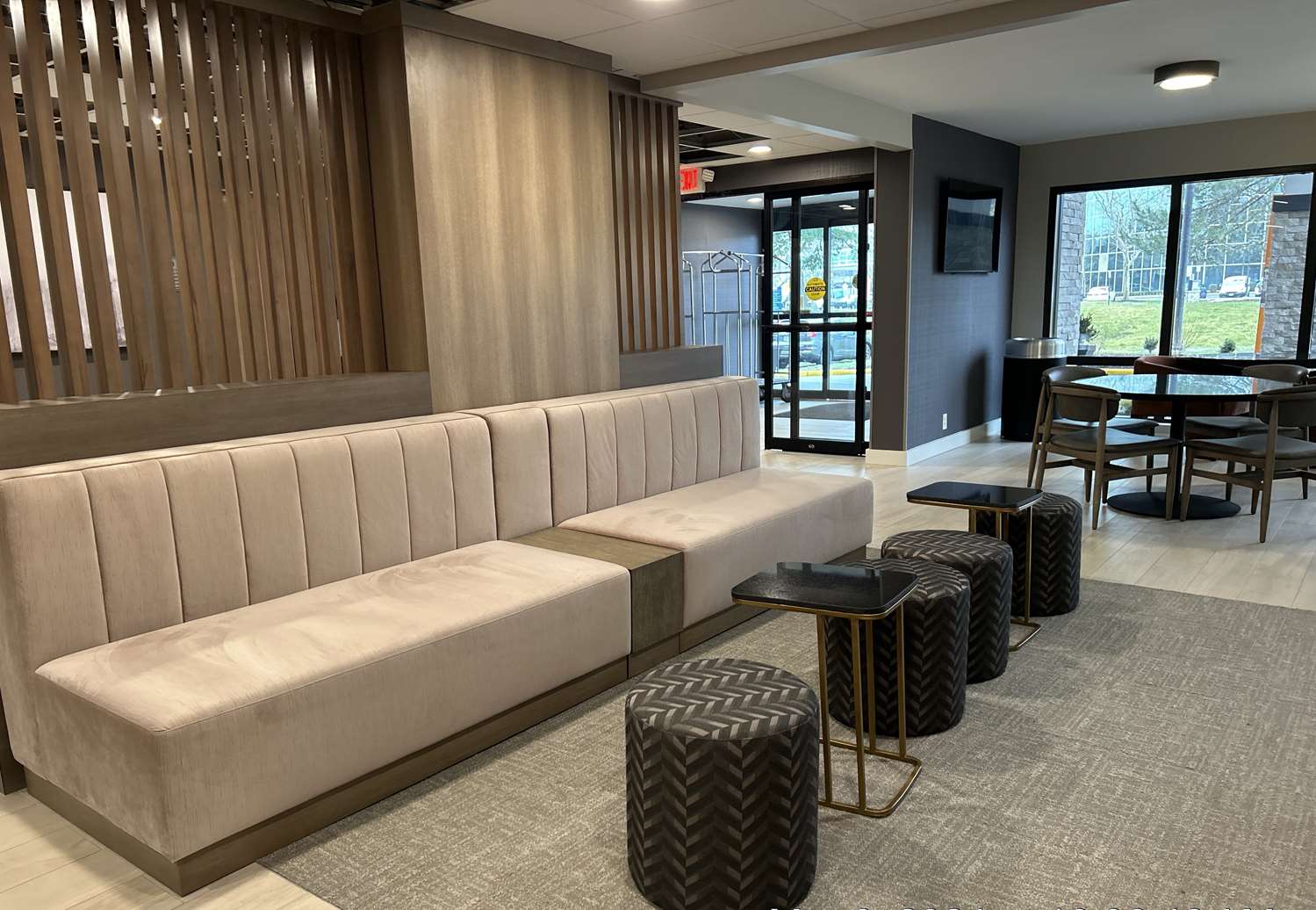 Best Western Plus Meadowlands 20/27