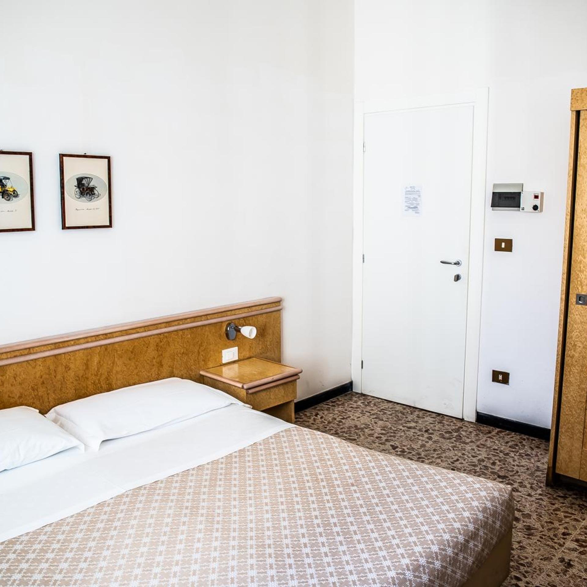 Hotel West End 11/50