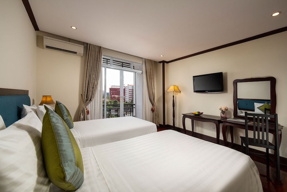 DELUXE, TWIN BEDS