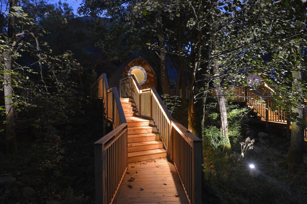 Riverbeds Lodges With Hot Tubs 21/23