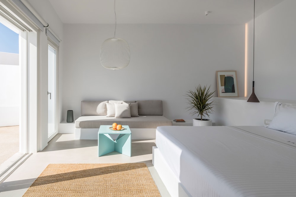 Mythic, Suite, King Bed, Caldera View, Plunge Pool