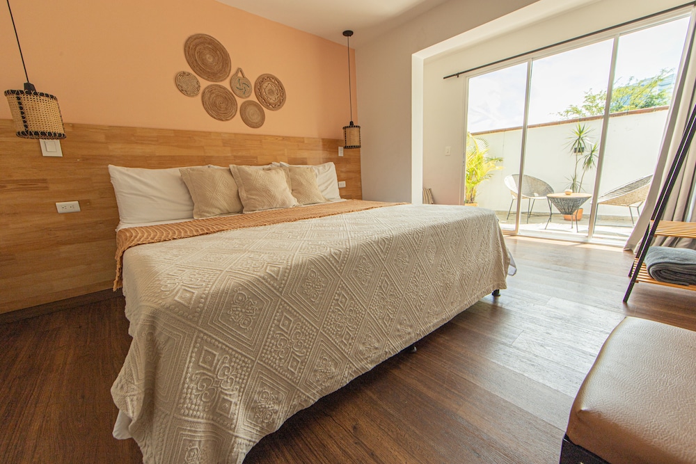 PREMIUM, DOUBLE BED, BALCONY