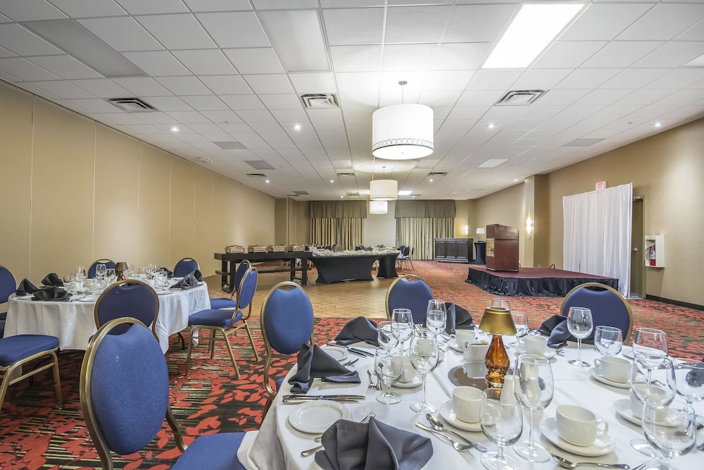 Quality Hotel & Conference Centre Fort McMurray 36/41