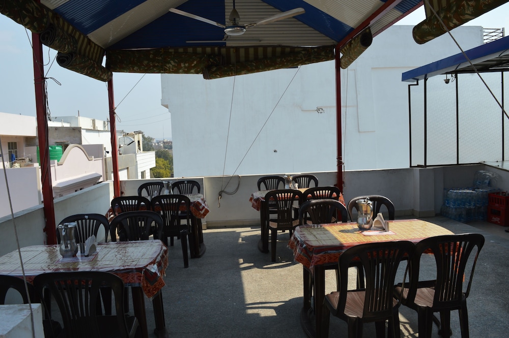 Hotel Thikana Palace 36/50