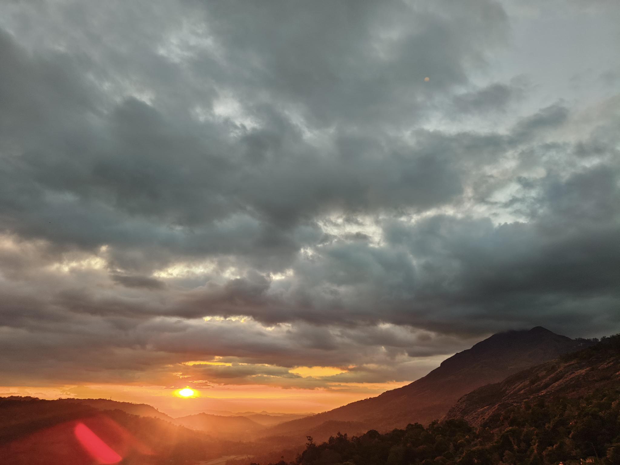 The Wind Munnar 12/17