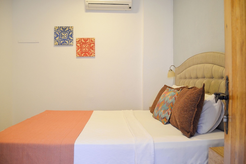 AKKAN LUXURY HOTEL 53/84