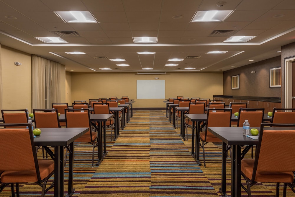 Fairfield Inn Suites Mobile Saraland 46/50