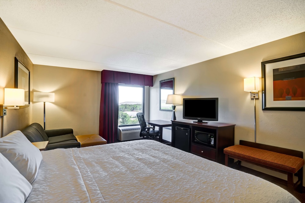 Hampton Inn Scranton at Montage Mountain 11/47