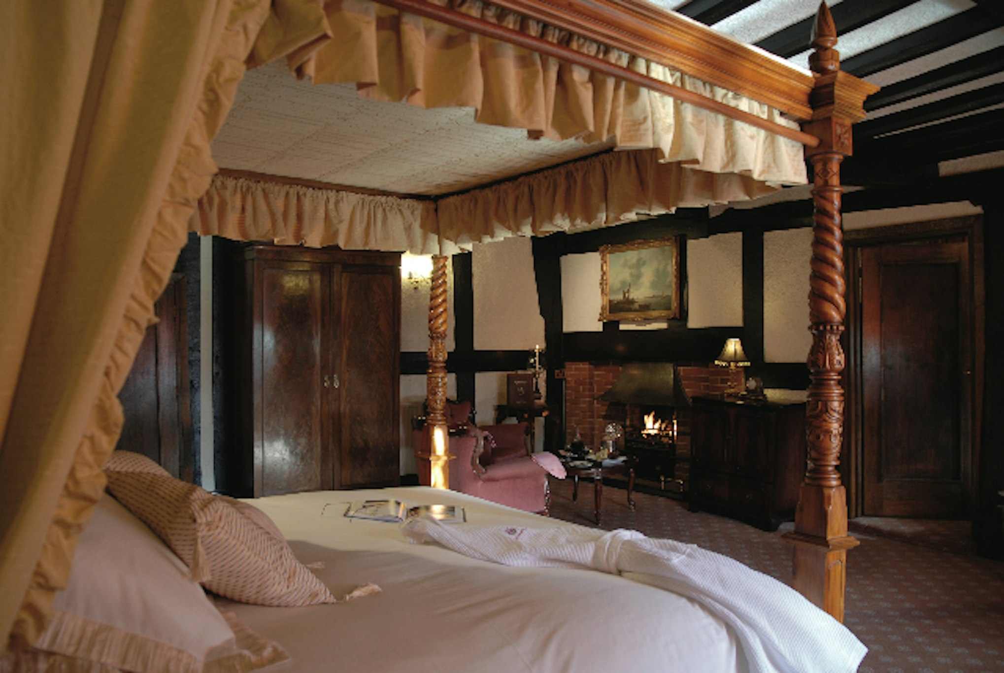Albright Hussey Manor 4/10