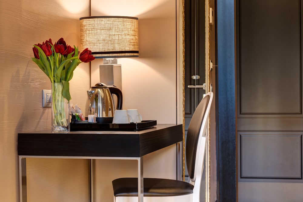 Dharma Luxury Hotel & Spa 58/70