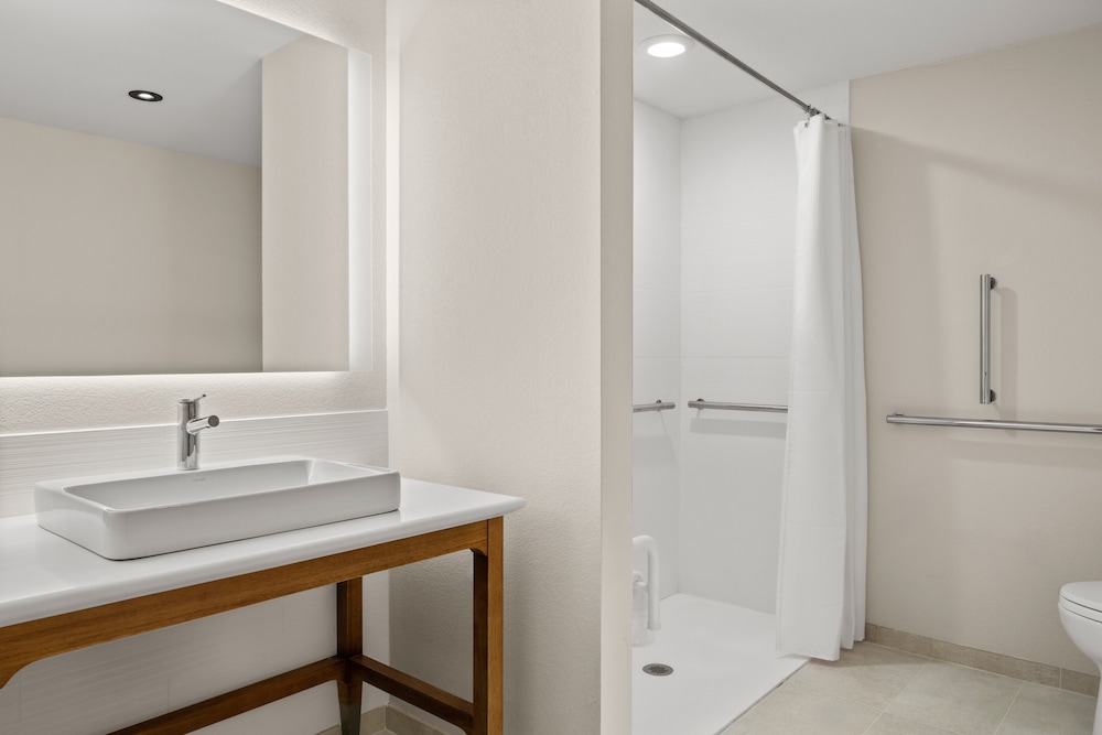 Element by Marriott Branson 50/50