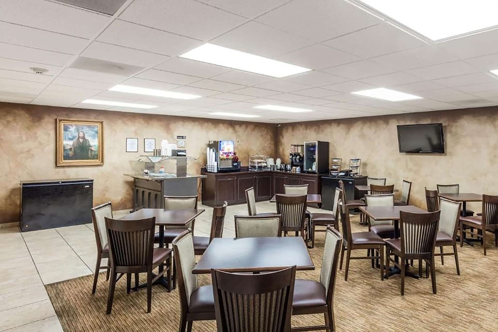 Angel Inn Near IMAX, a Travelodge by Wyndham 31/50