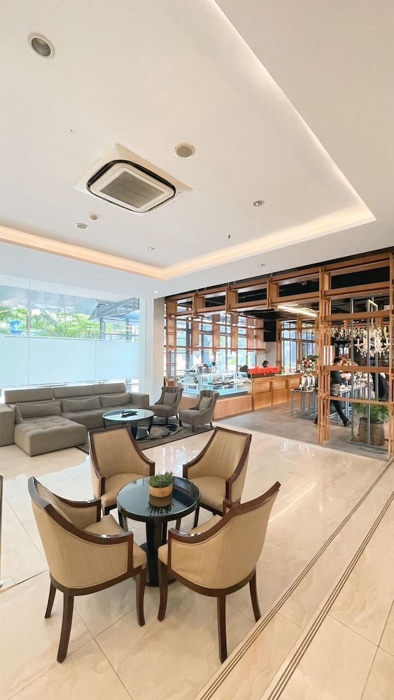 Luxury Inn Arion Hotel 44/56
